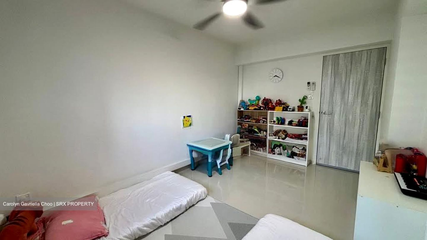 Blk 202A Compassvale South Gate (Sengkang), HDB Executive #530111231